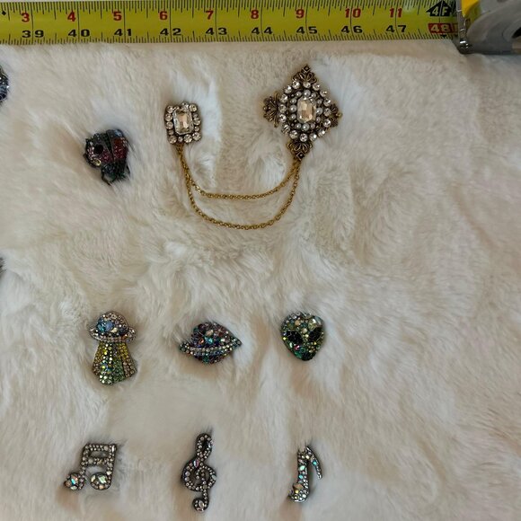 Brooch Bonanza – 40+ Vintage & Modern Pins – Start Your Collection Today! - Picture 4 of 7